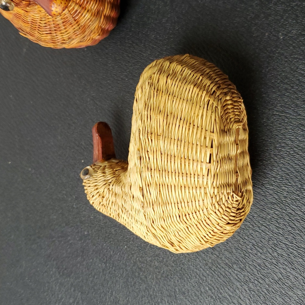 Vintage 2 Woven Brown Bird Figurine Trinket Boxes - Picture 9 of 9